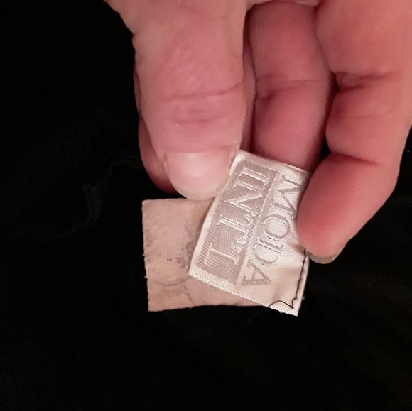 Black dress - Picture 2 of 3